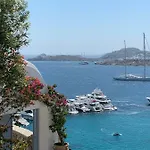 Beachfront Mykonos Apartman *